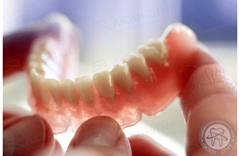 Что такое съемные зубные протезы?